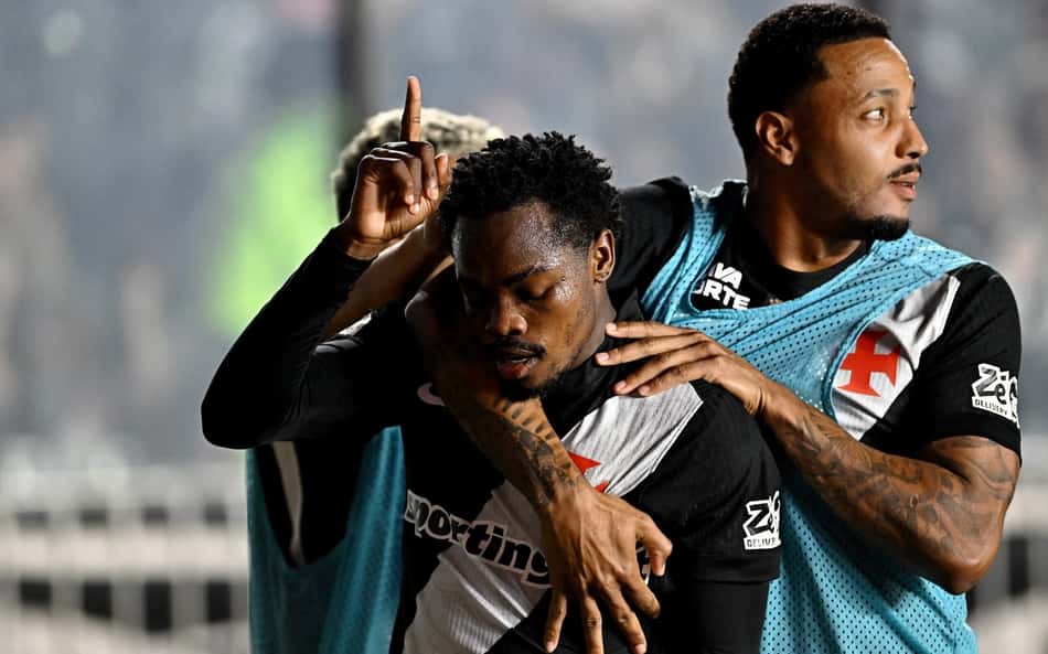 Vasco venceu o Vitória pela Copa do Brasil