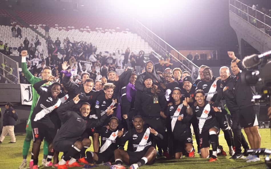 Equipe Cruzmaltina em Olimpia e Vasco, na Sul-Americana