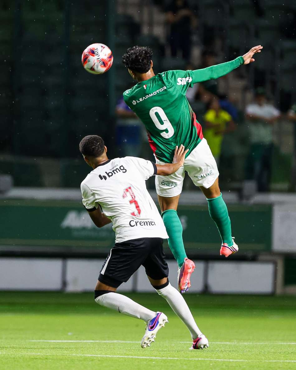 Heittor durante Palmeiras x Vasco pelo Brasileirão sub-20
