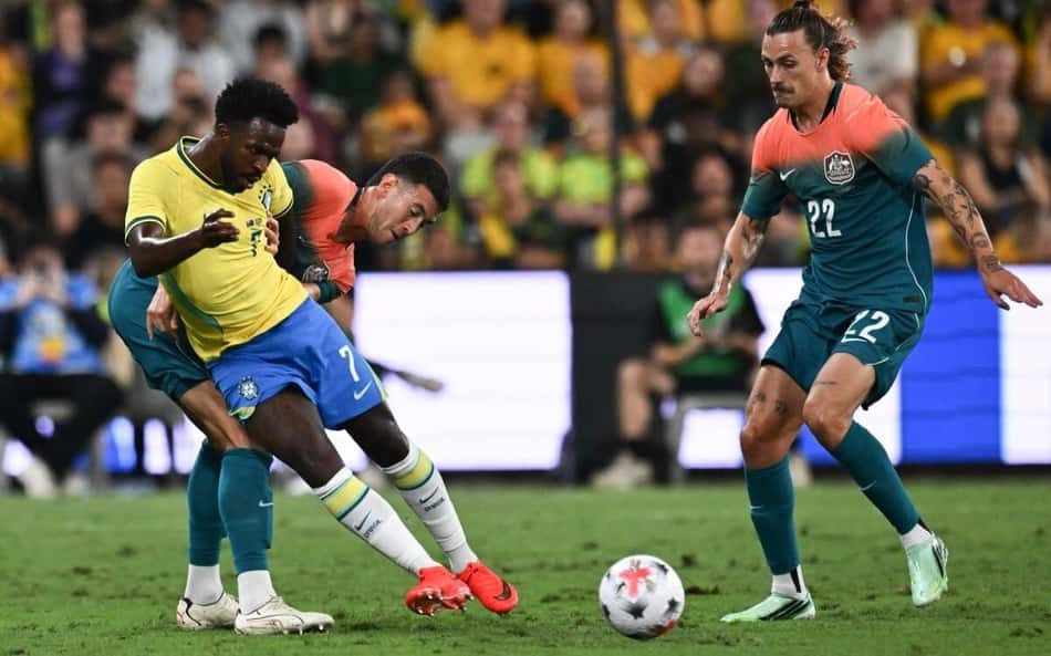 Vini Jr em ação durante Austrália x Brasil, pelo amistoso internacional