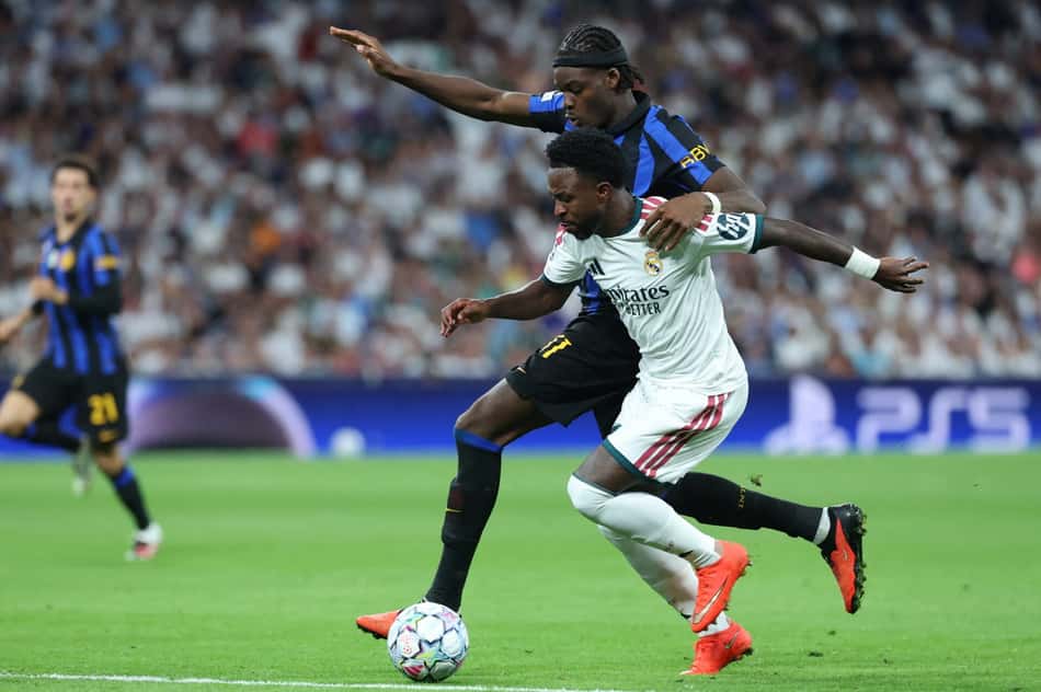 Vini Jr em ação pelo Real Madrid no duelo contra a Inter de Milão na Champions League