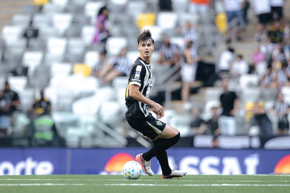 Vitão em Atlético x Gremio (Foto: Pedro Souza / Atlético)