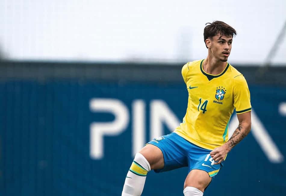 Vitão pela seleção (reprodução instagram jogador)