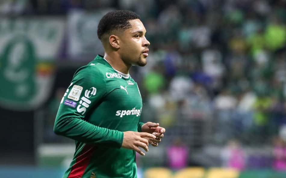 Vitor Roque durante o clássico contra o São Paulo