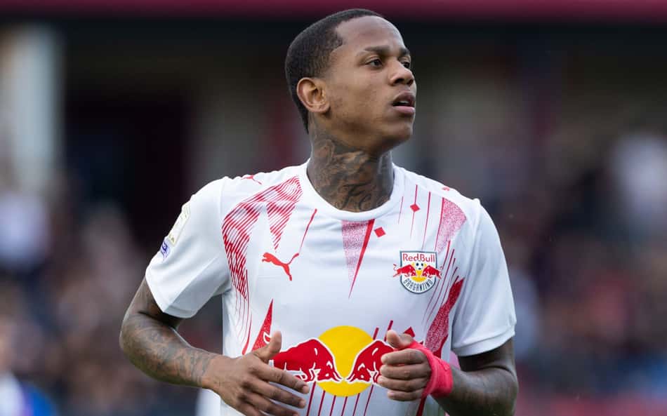 Wallace Yan com a camisa do RedBull Bragantino