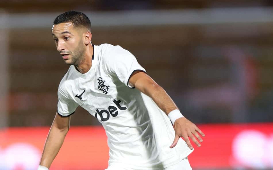 Ziyech com a camisa do Botafogo