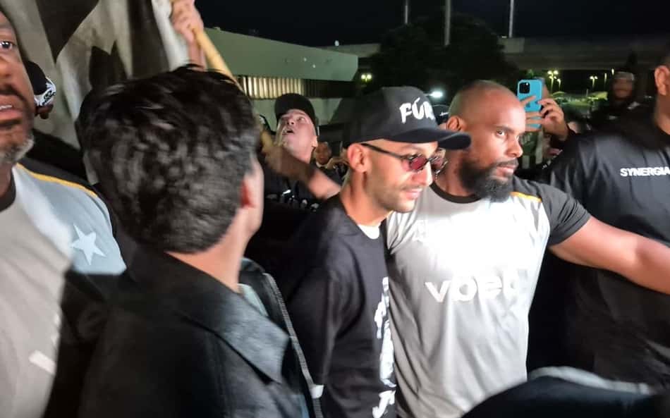 Desembarque do Ziyech no aeroporto, no Rio de Janeiro