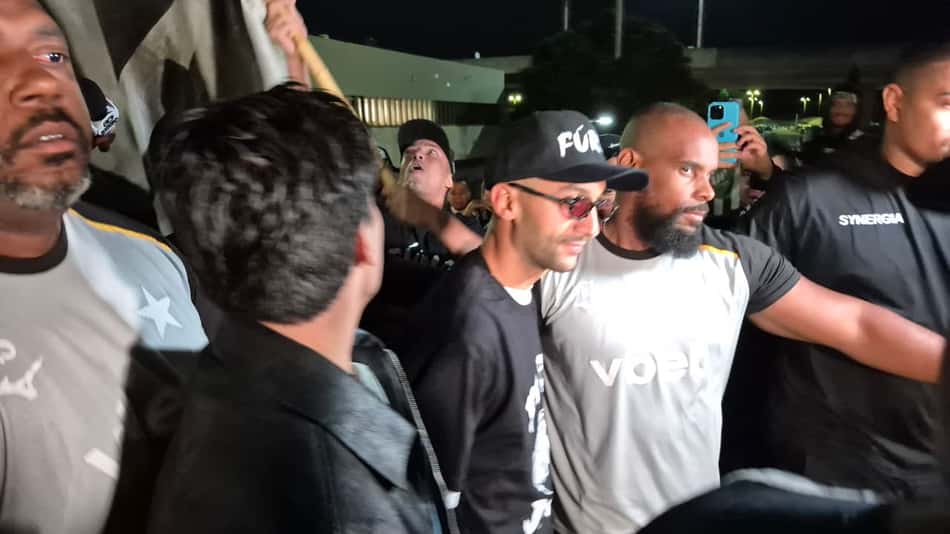 Desembarque do Ziyech no aeroporto, no Rio de Janeiro