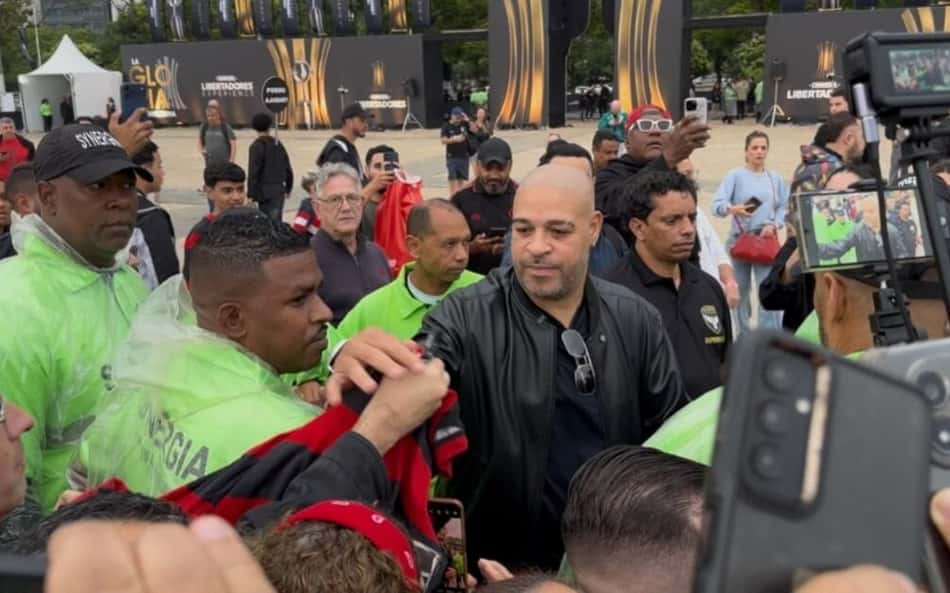 Adriano Imperador ‘para’ evento da Conmebol no Rio