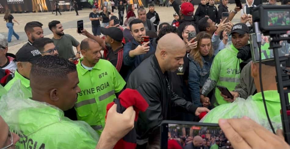 Adriano Imperador 'para' evento