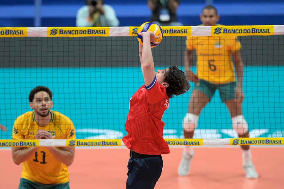 Albornoz realiza levantamento em Brasil x Chile pelo Sul-Americano masculino de vôlei