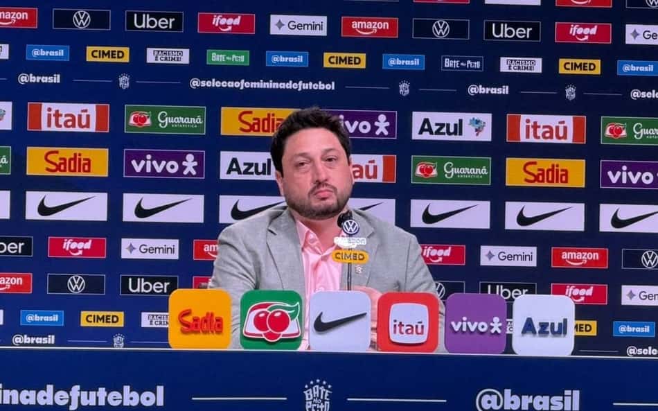 Athur Elias faz convocação da Seleção Brasileira feminina