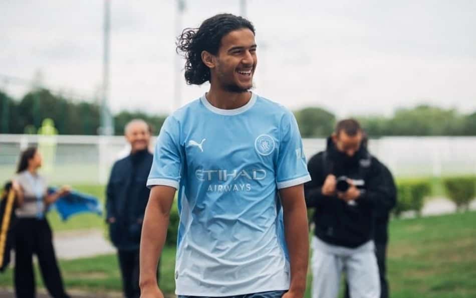 Ayyoub Bouaddi foi anunciado pelo Manchester City