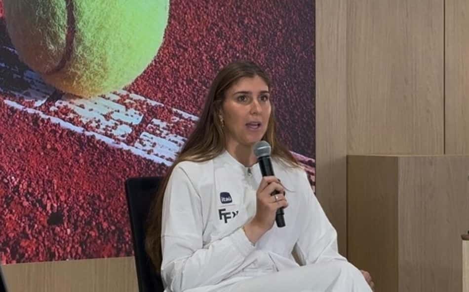 A tenista Bia Haddad Maia, durante entrevista coletiva, em São Paulo