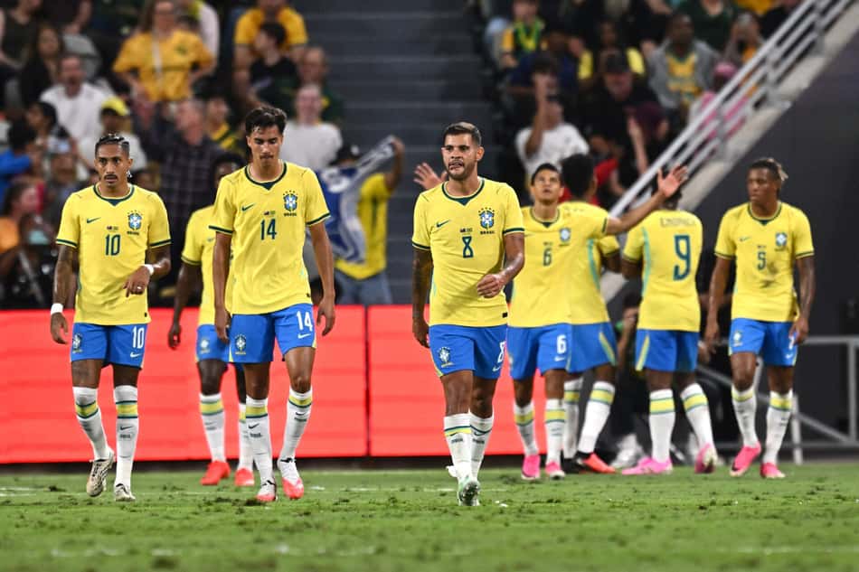 Jogadores do Brasil reagem após um gol não convertido durante o amistoso internacional de futebol entre Austrália e Brasil no Queensland Country Bank Stadium em Townsville, em 25 de setembro de 2026