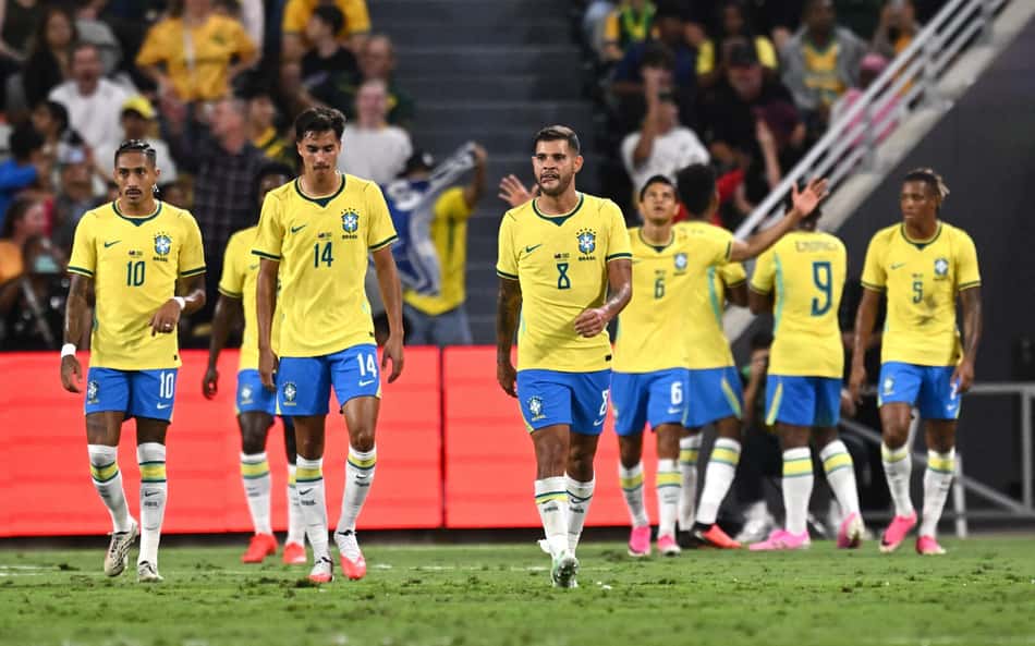 Jogadores do Brasil reagem após um gol não convertido durante o amistoso internacional de futebol entre Austrália e Brasil no Queensland Country Bank Stadium em Townsville, em 25 de setembro de 2026