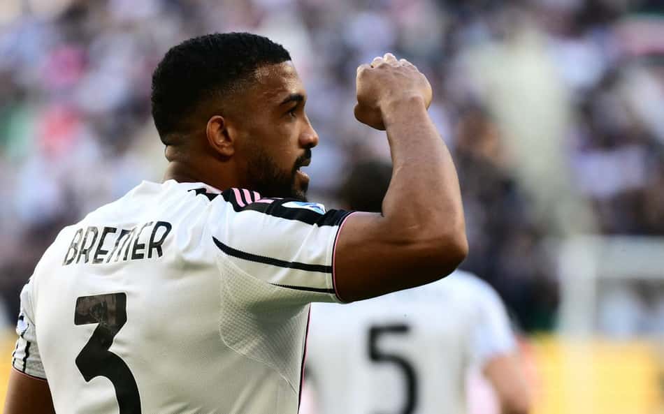 Bremer comemora gol da Juventus contra o Genoa pelo Campeonato Italiano. (Foto: Marco Bertorello/AFP)