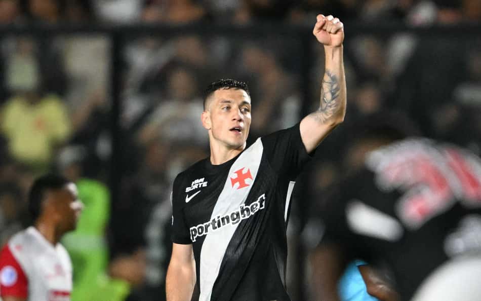 Bruno Duarte comemora seu primeiro gol marcado pelo Vasco
