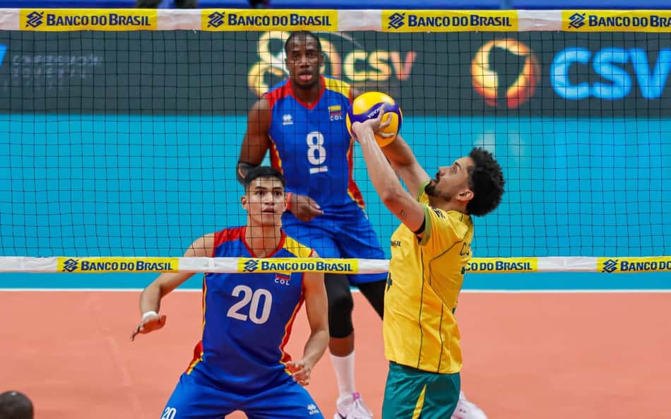 Cachopa faz levantamento em Brasil x Colômbia pelo Sul-Americano de vôlei