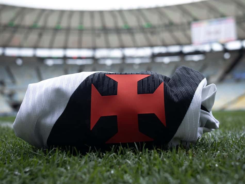 Camisa do Vasco no gramado do Maracanã (Foto: Matheus Lima/Vasco)