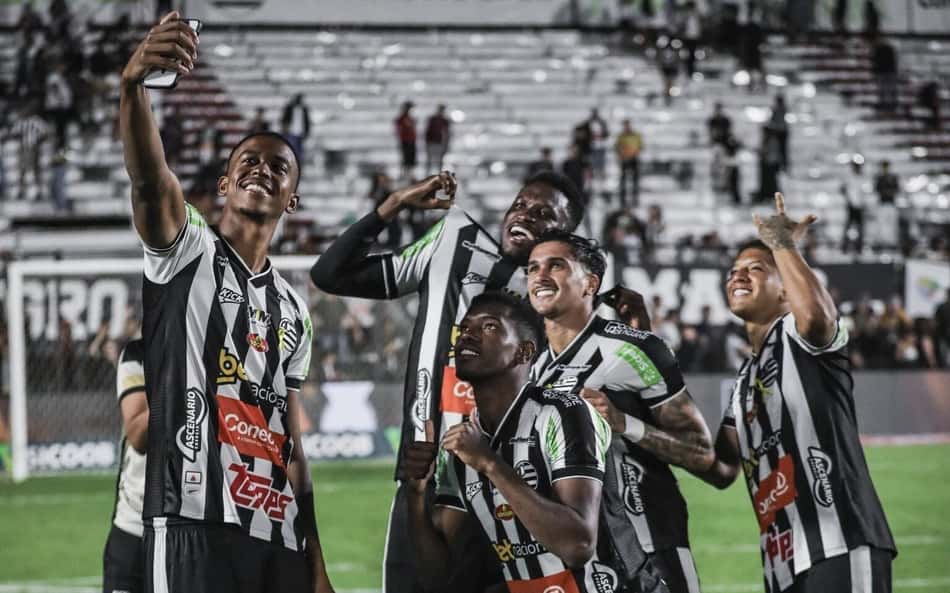 Ex-Flamengo, Carlinhos faz fila, dribla dois e marca golaço pelo Athletic na Série B; veja vídeo