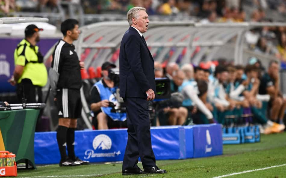 Carlo Ancelotti durante o empate do Brasil com a Austrália
