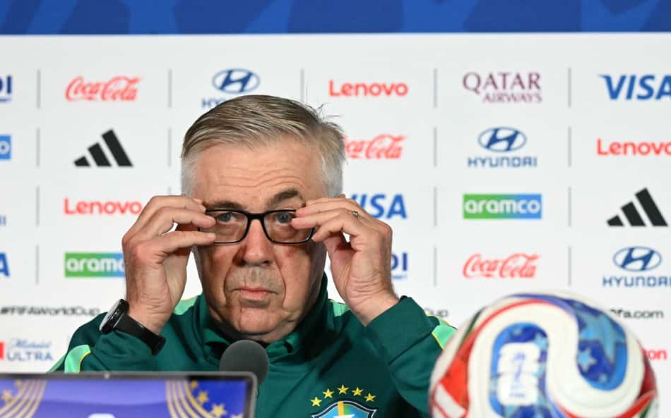 Carlo Ancelotti, técnico da Seleção Brasileira, concede entrevista coletiva antes do jogo contra o Japão pela Copa do Mundo