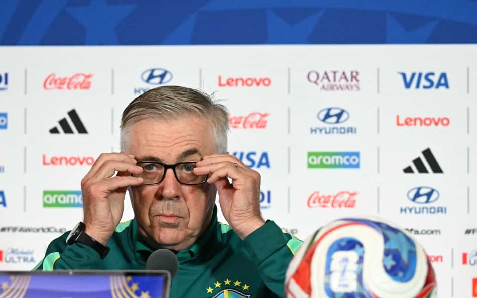 Carlo Ancelotti, técnico da Seleção Brasileira, concede entrevista coletiva antes do jogo contra o Japão pela Copa do Mundo