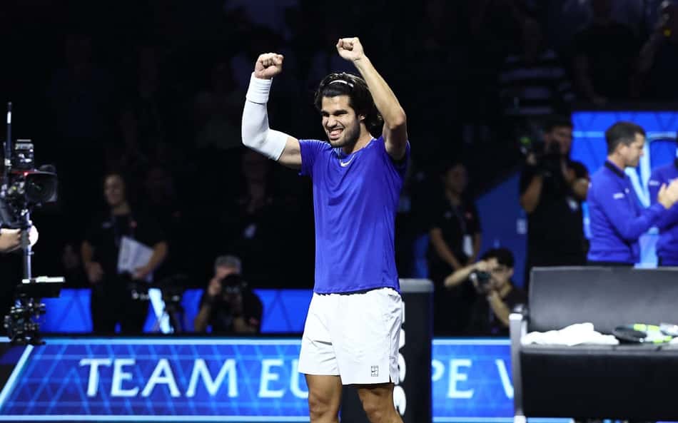 Carlos Alcaraz comemora ponto na Laver Cup 2026