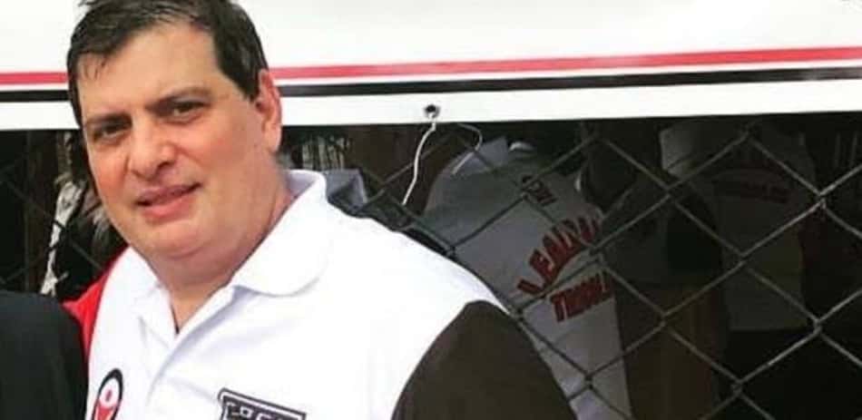 Carlos Sadi com camisa do São Paulo
