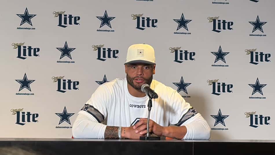 Dak Prescott, quarterback do Dallas Cowboys, no CT do Ninho do Urubu, antes do NFL Rio Game