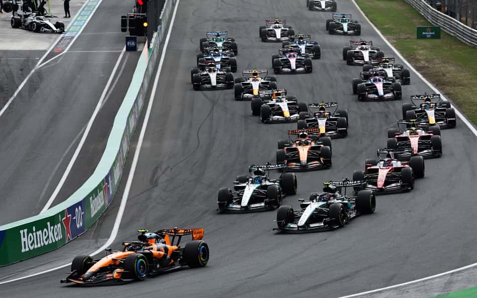 Carros disputam corrida principal do GP da Itália de Fórmula 1
