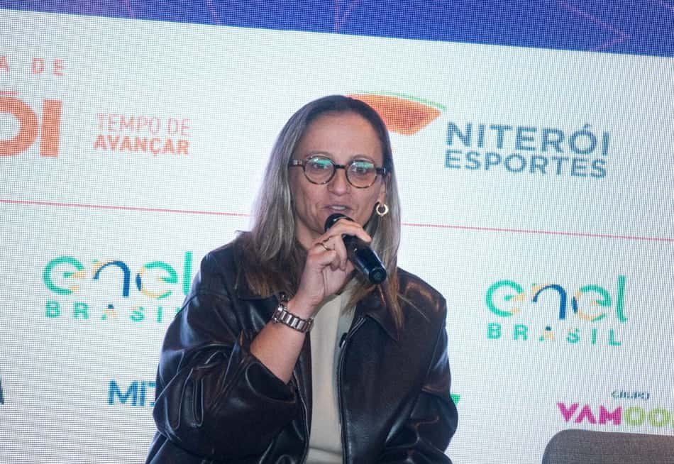 Fabi Alvim em evento de lançamento da Copa Supervôlei