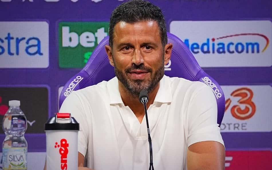 Fabio Grosso durante coletia de imprensa