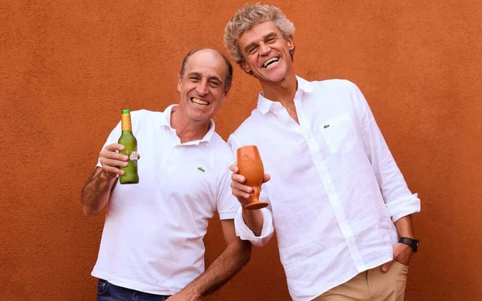 Fernando Meligeni e Guga em ação da Stella Artois antes da Copa Davis