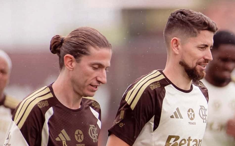 Filipe Luís durante treino do Flamengo