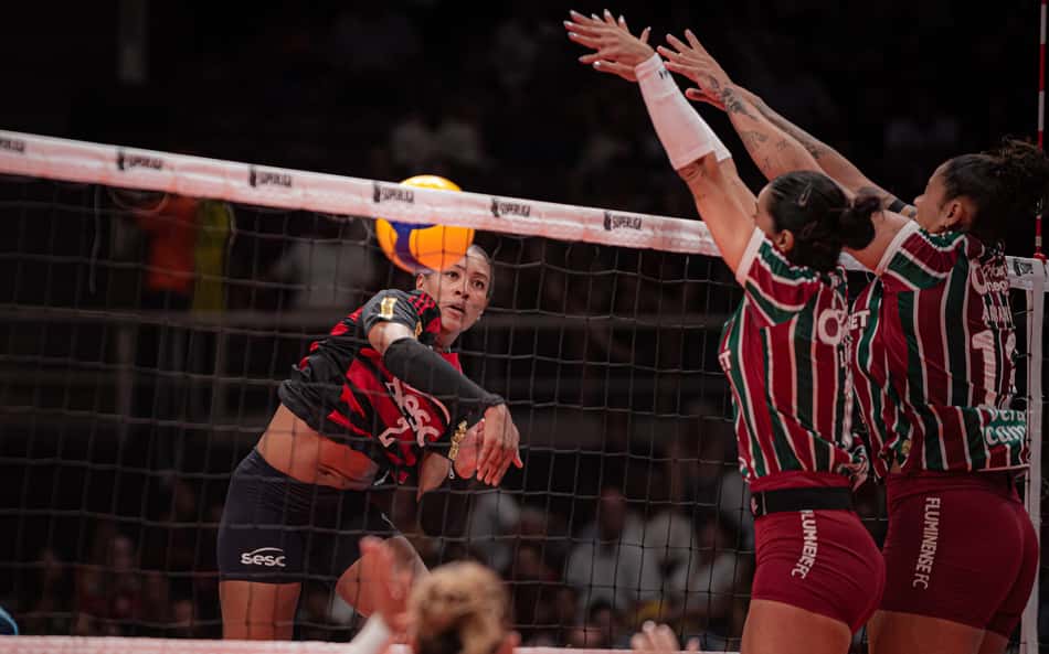 Fluminense supera Flamengo por 3 sets a 2 na Superliga Feminina (Foto: Paula Reis / Flamengo)