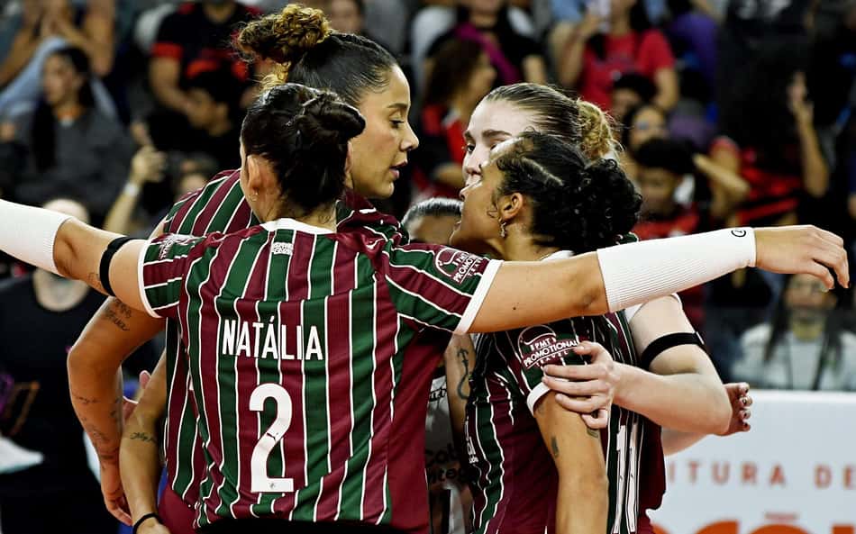 Fluminense comemora ponto na Copa Supervôlei