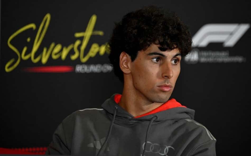 Gabriel Bortoleto em coletiva de imprensa na véspera do GP da Inglaterra de F1