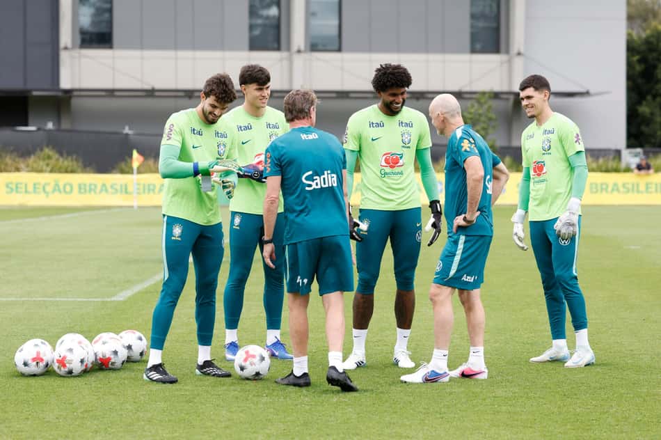 Taffarel e Marquinhos com os goleiros da Seleção na Austrália
