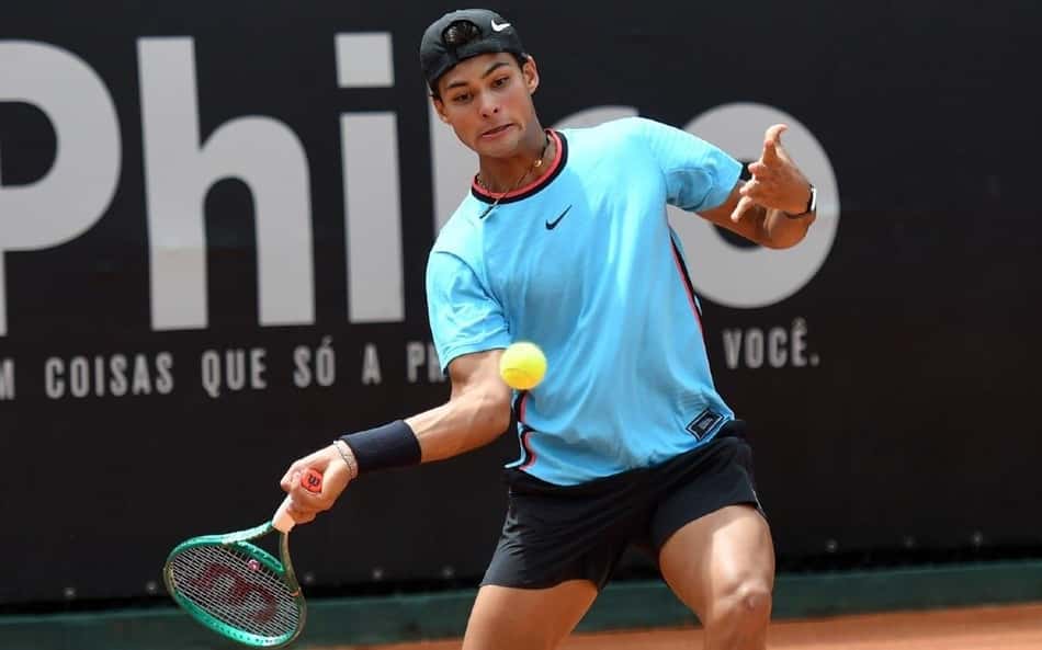 Guto Miguel em vitória como profissional no Challenger de Curitiba