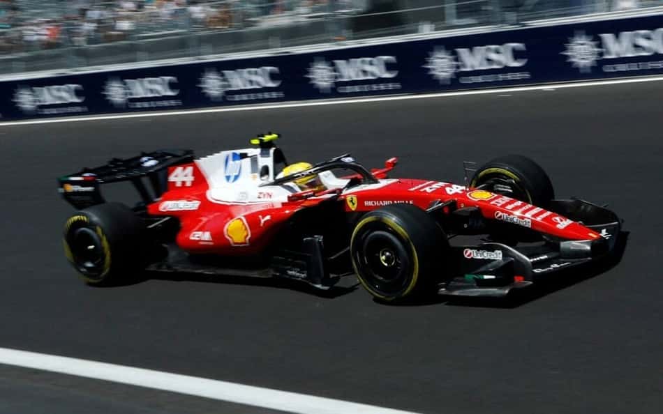Lewis Hamilton em ação no GP da Espanha pela F1 2026