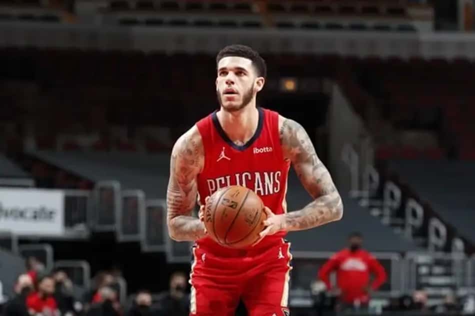 Lonzo atuando pelo Pelicans, na NBA