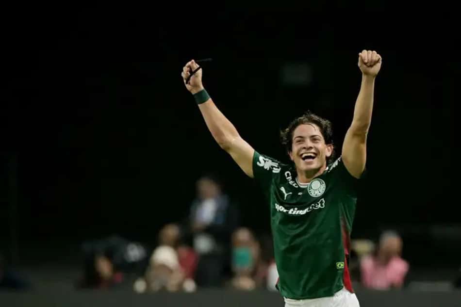 Giay comemorando gol em Palmeiras e LDU, pela Conmebol Libertadores 