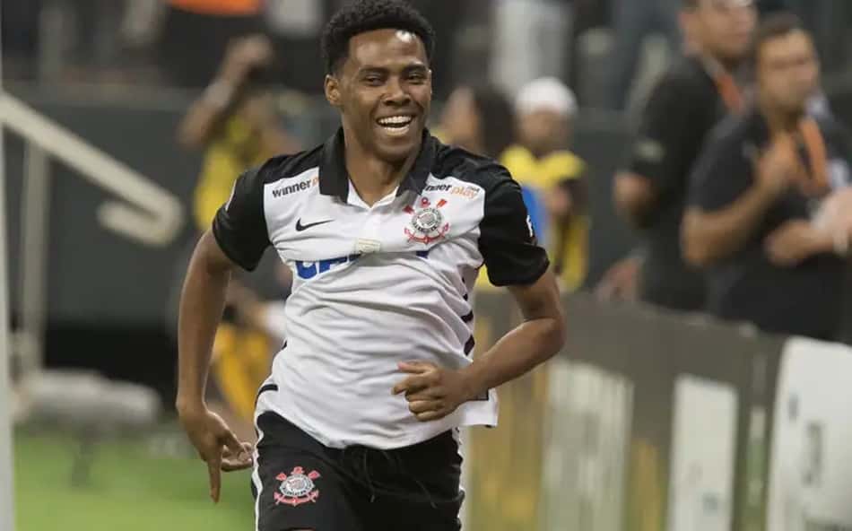 Elias em ação pelo Corinthians, onde conquistou títulos e viveu os melhores momentos da carreira