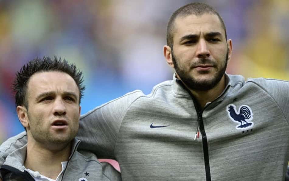Valbuena e Benzema são companheiros na seleção (Foto: Frank Fife / AFP)