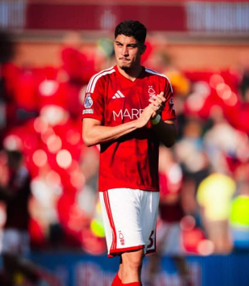 Zagueiro Jair, do Nottingham Forest, comemora convocação inédita para a Seleção Brasileira