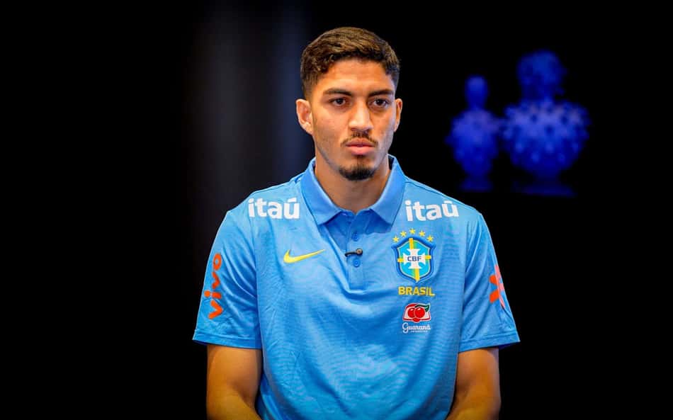 Jair se apresenta à Seleção Brasileira