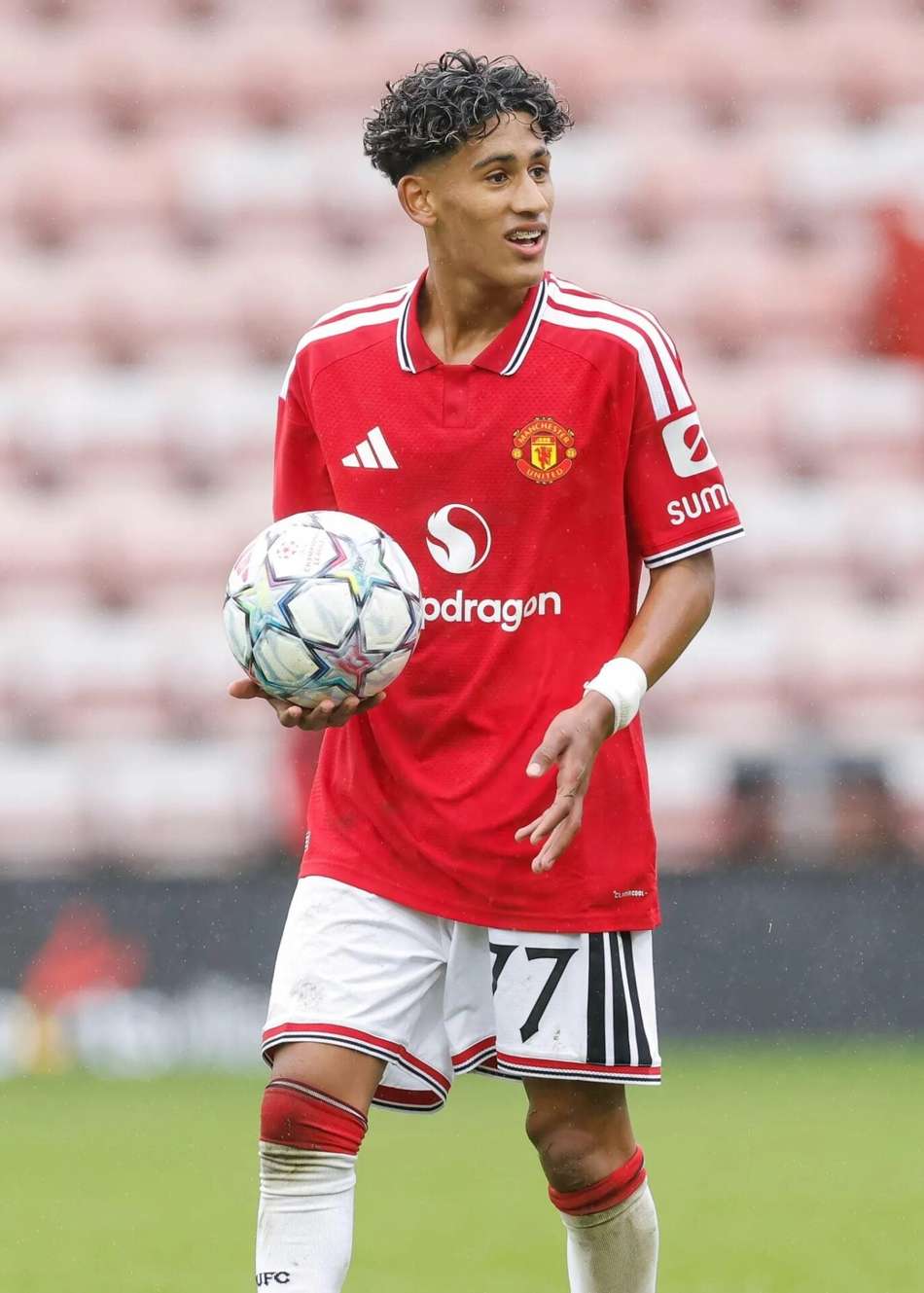 Apelidado de "Kid Messi", o atacante JJ Gabriel acumula números expressivos pelas categorias de jovens do Manchester United