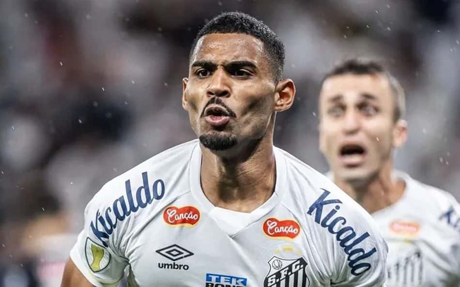 joaquim-zagueiro-do-santos-e-alvo-no-mercado-da-bola-112244_800x450_Easy-Resize.com